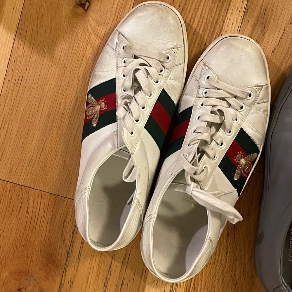 Gucci Man‘s Ace sneaker with bees，size 9